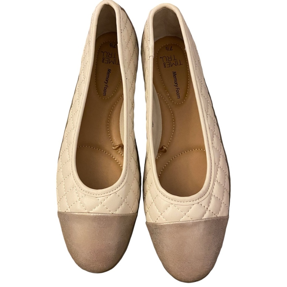Time and Tru brown/cream flats with memory foam. Size 7.5
